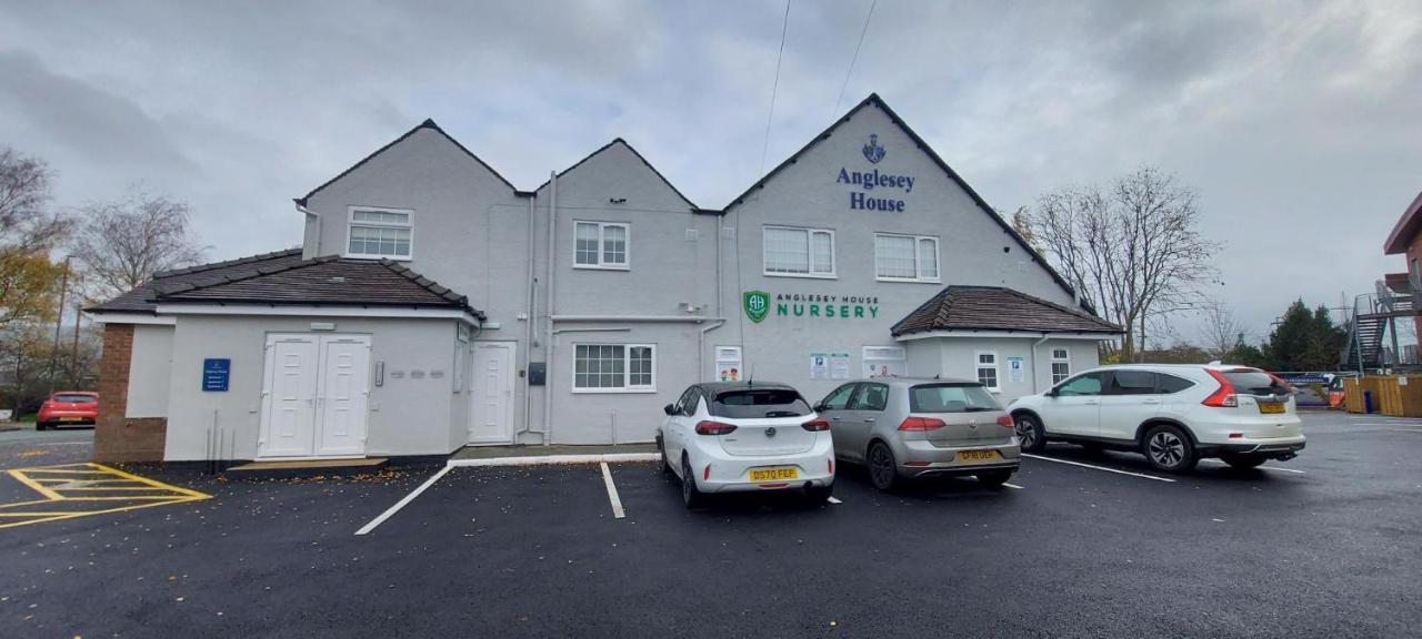 The Paget Suite Great Wyrley Екстериор снимка